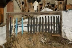 Barrier with skis