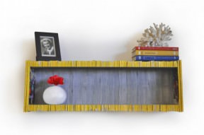 Magazine shelf