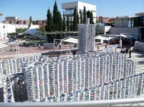 50 000 milk cartons castle (Guinness world record)