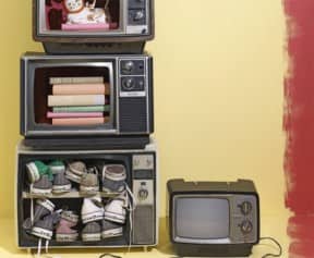 DIY: TV Shelf