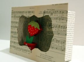 From a cookies box to a shadow box