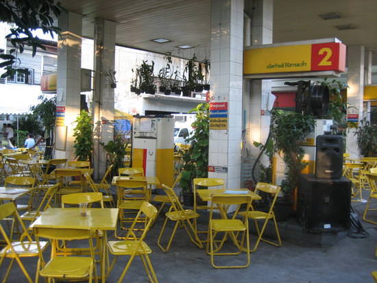 gas-station restaurant1