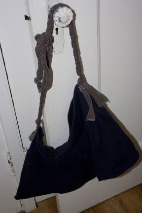 How to REuse a Skirt to make a Purse