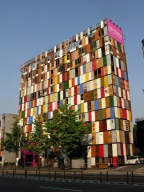 1000 doors for 1 recycled facade