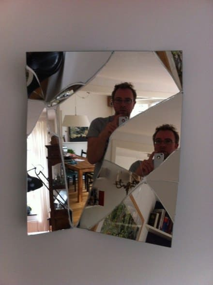 3D Make-up mirror