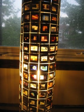 Slides floor lamp