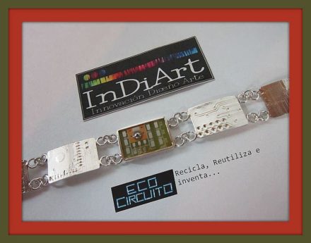 Electronic jewels