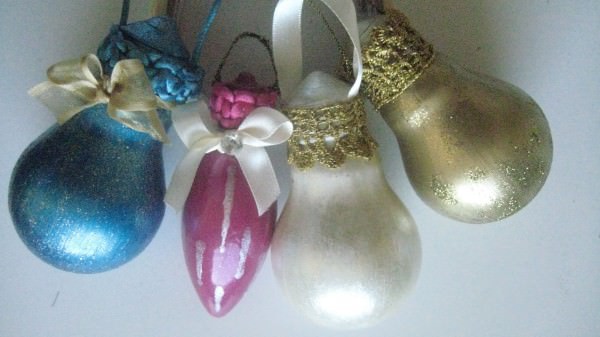 IMG 8348 600x337 Light bulbs into Xmas tree ornaments  in diy accessories  with Ornament Light Christmas Bulb 