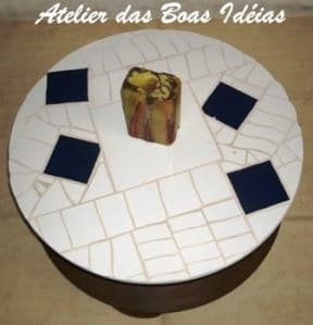 Wire reel table