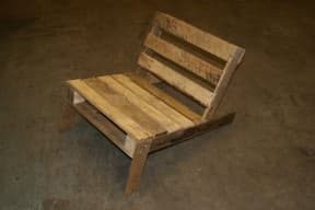 DIY: Wooden Pallet Chair