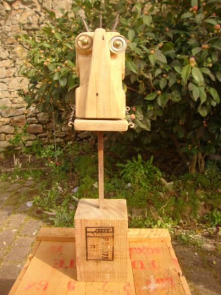 Recycled pallets robots