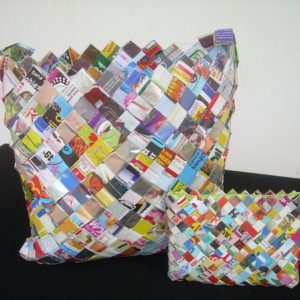 Accessories Made Out Of Upcycled Magazine 3 &bull; Do-It-Yourself Ideas
