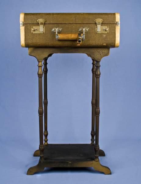 noid-OshKoshSideTable1.0