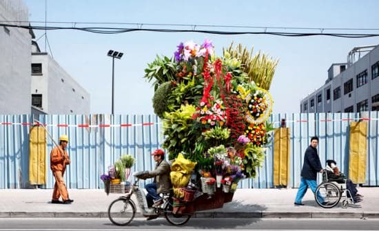 AlainDelorme_Totem02_courtesyGalerieMagdaDanysz Manufactured Totems by Alain Delorme 2 • Interactive, Happening & Street Art