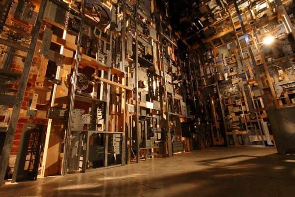 Spectacular Dead Computers Room Installation ! 4 &bull; Recycled Art