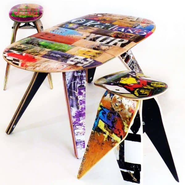 Two_Stool_and_table