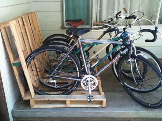 Pallet = Easy Bikerack 1 &bull; Do-It-Yourself Ideas