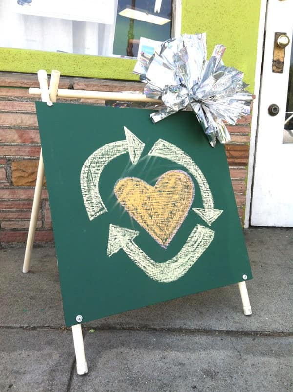 Diy Chalkboard 1 &bull; Do-It-Yourself Ideas