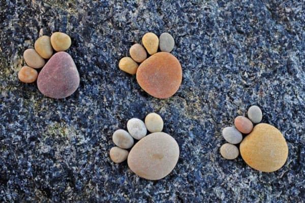 Stone Footprints 6 &bull; Do-It-Yourself Ideas