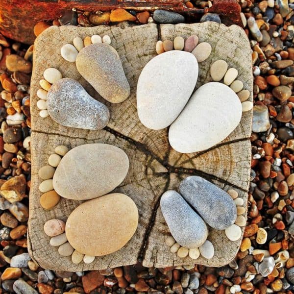 Stone Footprints 7 &bull; Do-It-Yourself Ideas