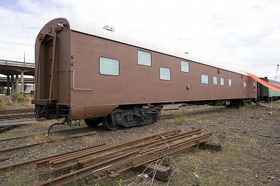 1949 Sleeper Car Converted into Luxurious Home 4 &bull; Home Improvement