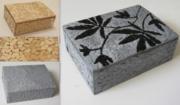 Cutie-coji-de-oua-colaj