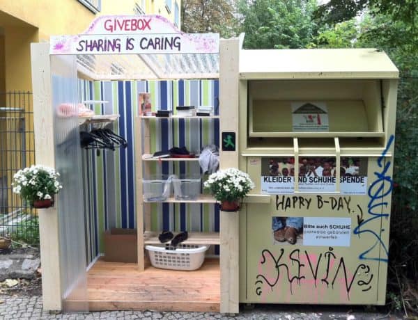 Givebox 1 &bull; Interactive, Happening & Street Art