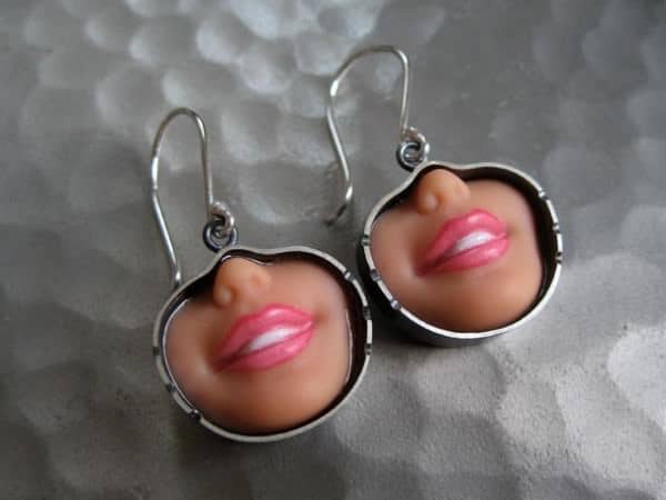 Upcycled Barbie Doll Parts Jewelry 9 • Accessories • Recyclart prod-earrings-10