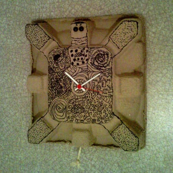 Cardboard Turtle Clock 1 • Accessories • Recyclart Tortue-horloge