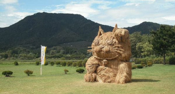 Giant Beasts at the Rice Straw Art Festival 1 • Recycled Art • Recyclart ku-xlarge4