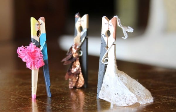 Kissing Couples Made with Clothespin 1 • Recycled Art • Recyclart 3dancers