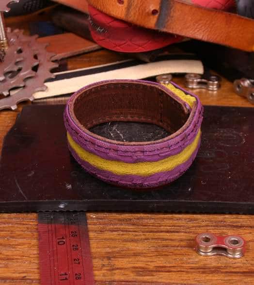bracelet_tire-lifestyle-purple5