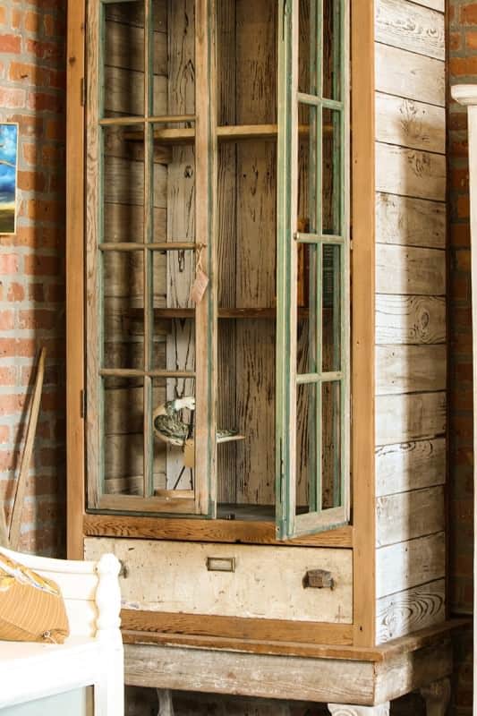 Repurposed Kentucky Cabinet 03
