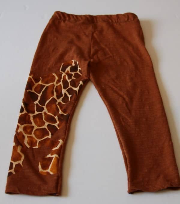 Tutorial on How to Make Baby/Toddler Leggings from a Recycled T-shirt! 1 • Clothing • Recyclart 12