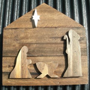 Nativity Made from Pallet Wood 15 &bull; Recycling Metal