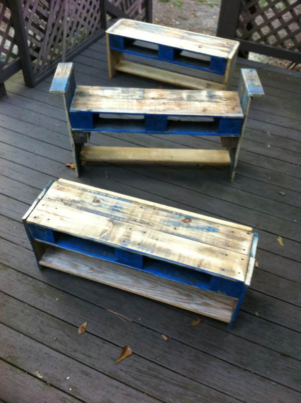 Blue Pallet Creations by Something Southernelle 5 • Recycled Pallets • Recyclart ELLES-CREATIONS-3