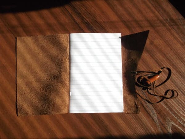 recyclart.org-scrap-leather-note-book1