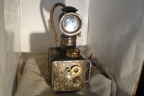 recyclart.org-steampunk-lamp