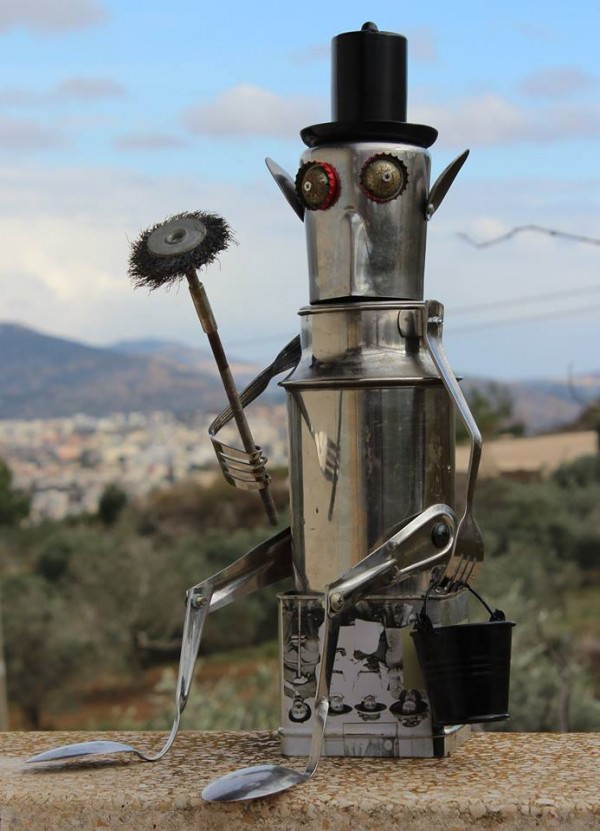 recyclart.org-the-little-cheamney-sweaper1