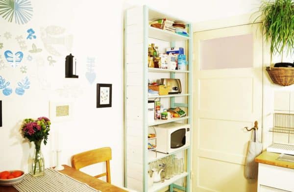 recyclart.org-side-wall-for-ivar-with-pallet-wood