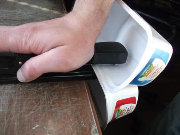 recyclart.org-5-min-organizer-with-cottage-cheese-containers1