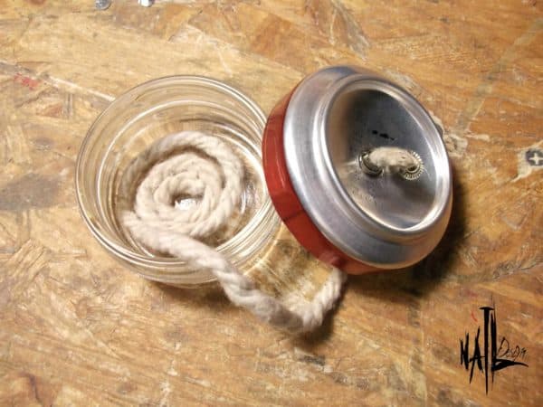 recyclart.org-burner-from-aluminum-can-and-glass-jar-how-to3