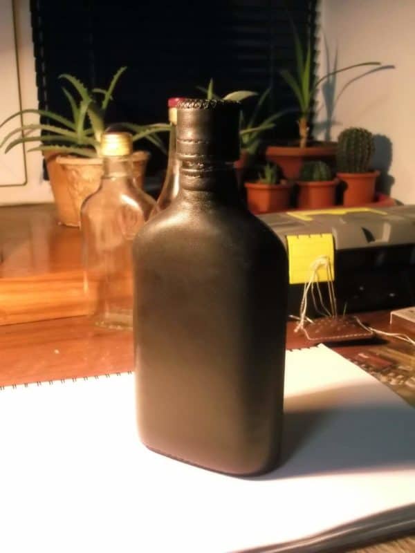 recyclart.org-making-flasks-from-used-glass-bottles-kind-of-intro