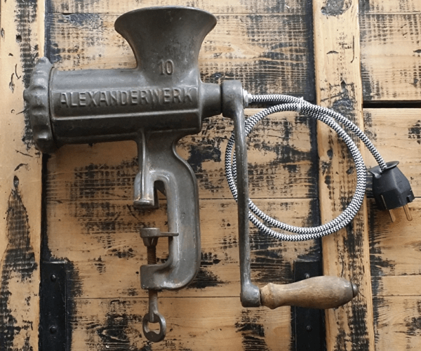 recyclart.org-upcycled-meatmincer-lamps