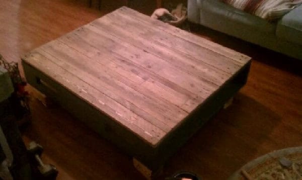 recyclart.org-coffee-table-i-picked-ip-couple-old-pallets2