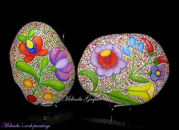 recyclart.org-hungarian-folk-art-motifs-painted-on-stones