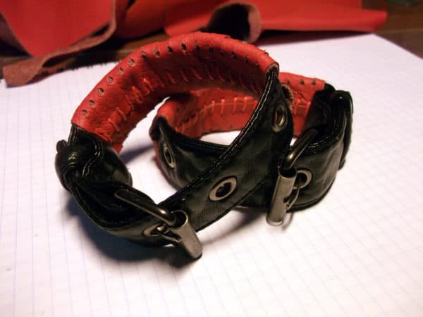 recyclart.org-old-faux-leather-jacket-into-bracelets1