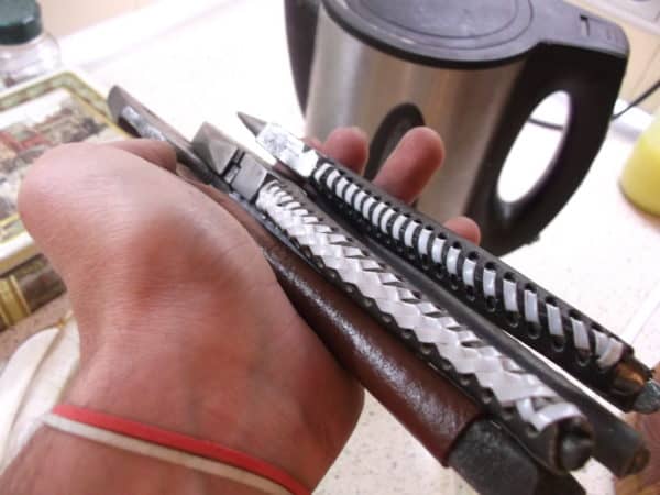 recyclart.org-repairing-tool-handles-with-plastic-bottles-string1