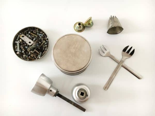 recyclart.org-tutorial-make-your-own-reuse-tin-robot-easily