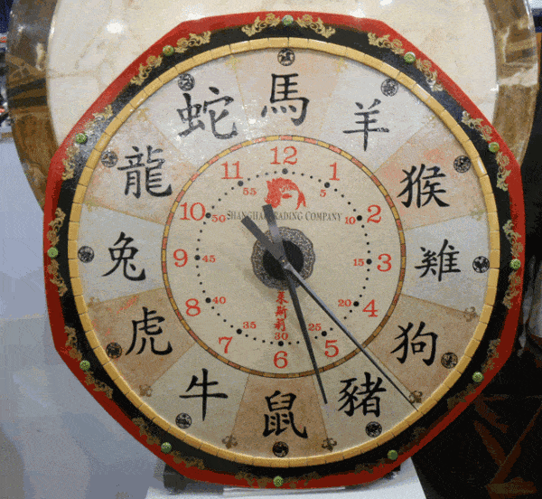 recyclart.org-leslies-recycled-table-clocks3